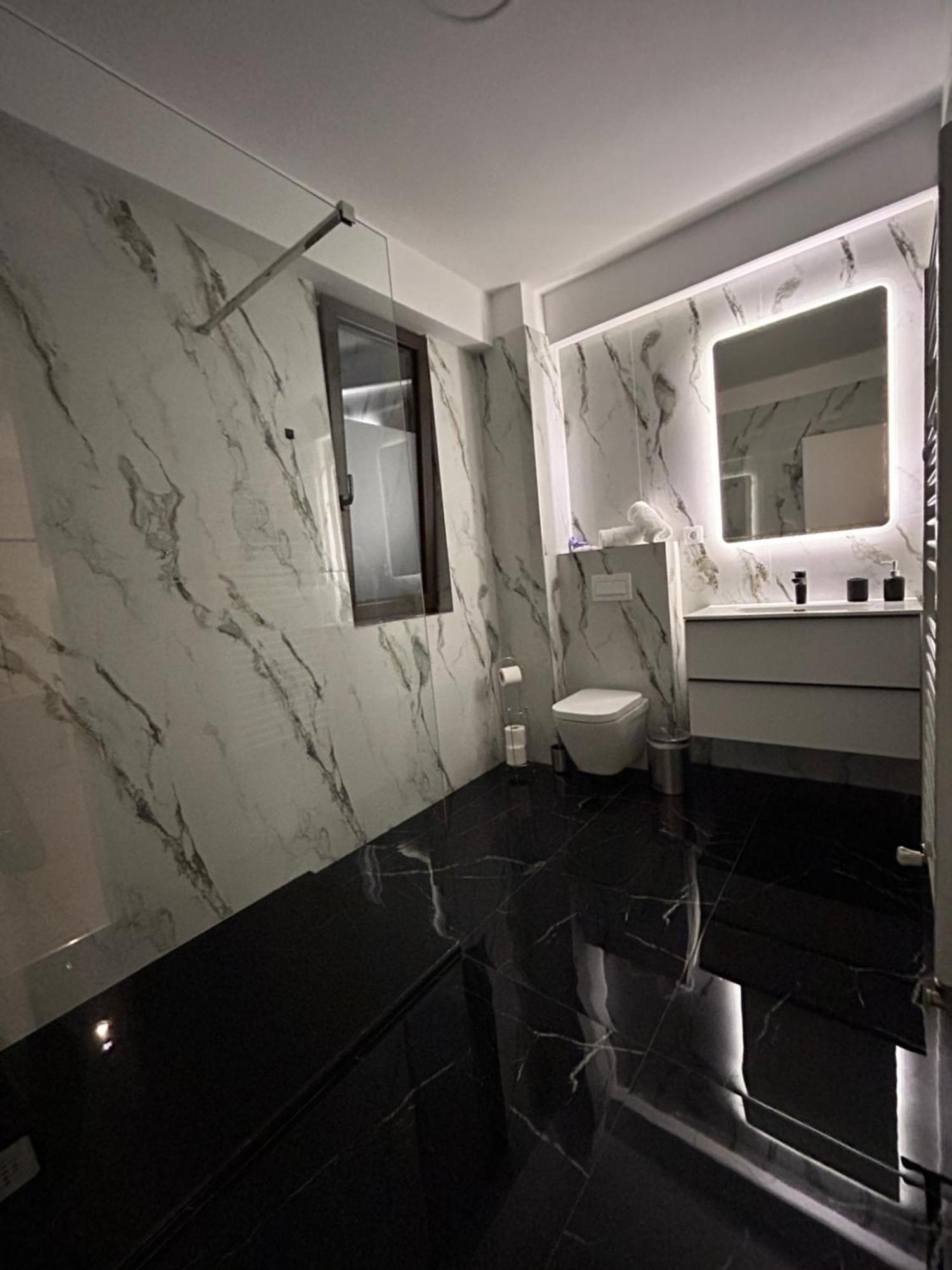 Mirror Apartments 萨图马雷 外观 照片